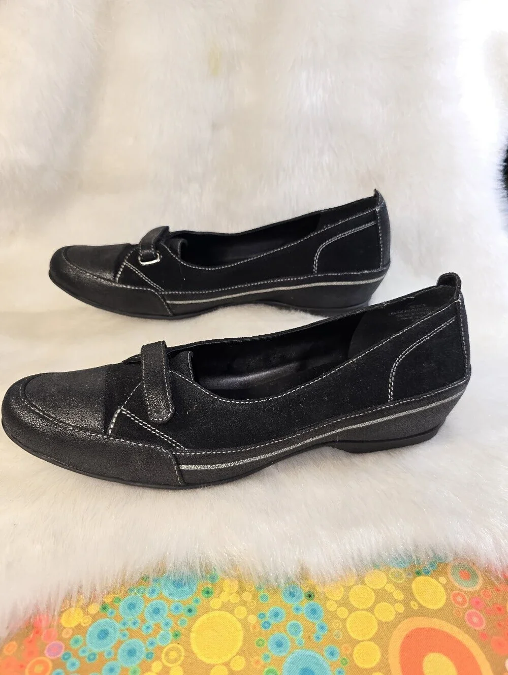 VS . comfortable black
